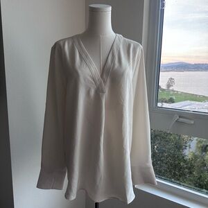 Ann Taylor Cream mixed media classic blouse with jersey back L Large v neck